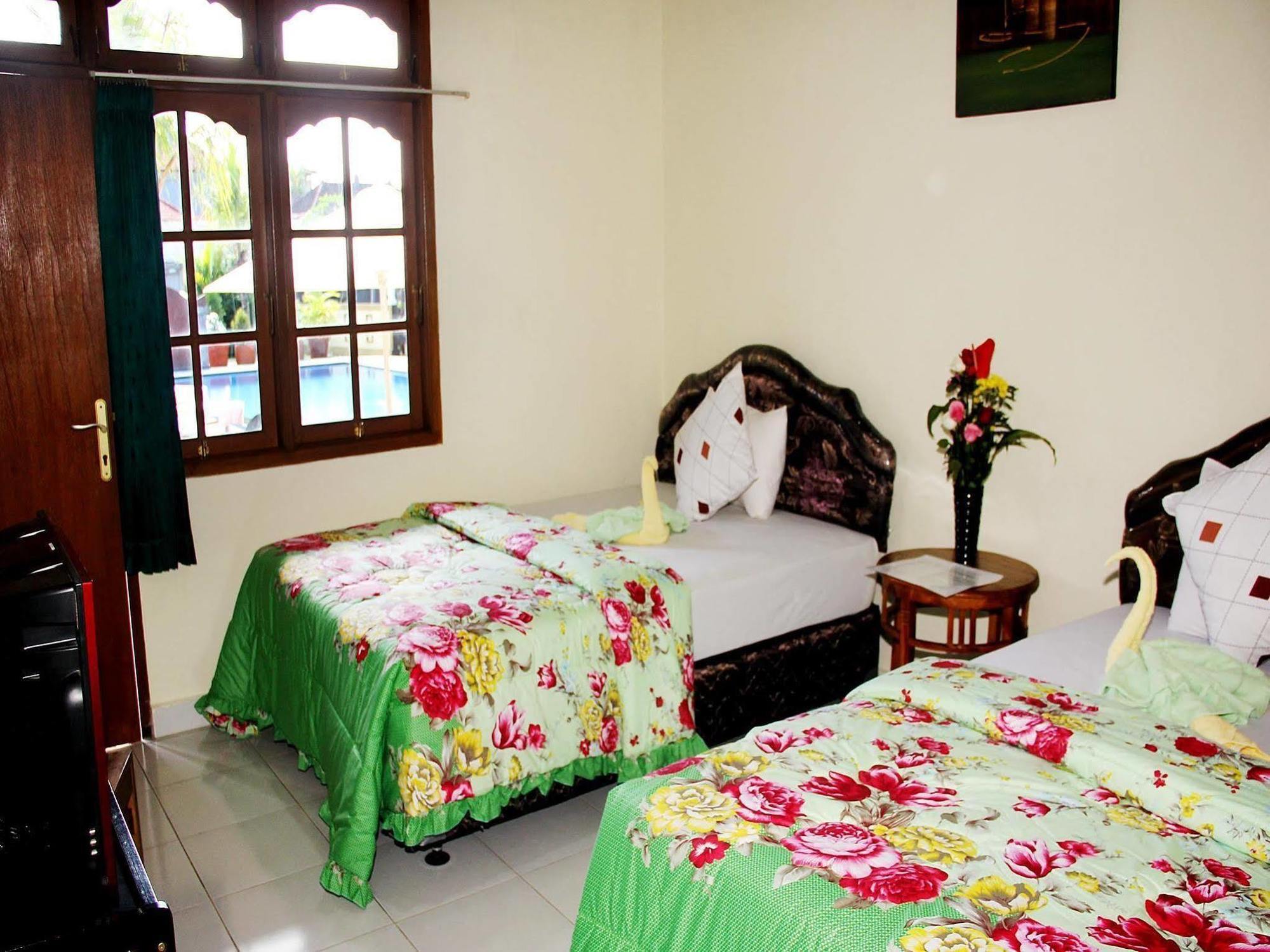Warung Coco Hostel Kuta Lombok Exteriör bild